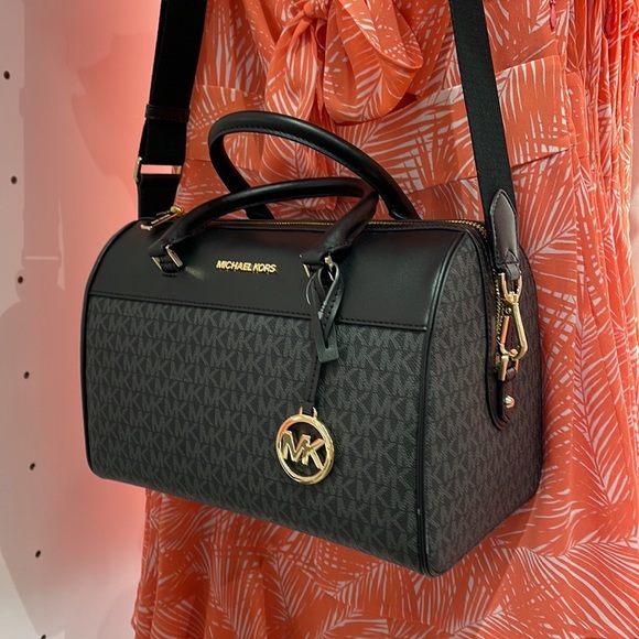 Michael Kors med Duffel Travel - Leather/Coated
NWT
35S2GTFU2B
BLACK - Picture 10 of 16